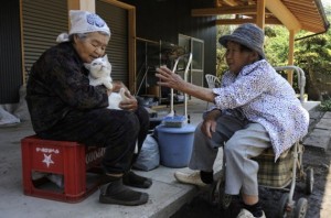 old-woman-and-cat-03-e1353009213765